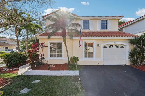 972 Azure Ln, Weston, FL, 33326-3901 | Card Image