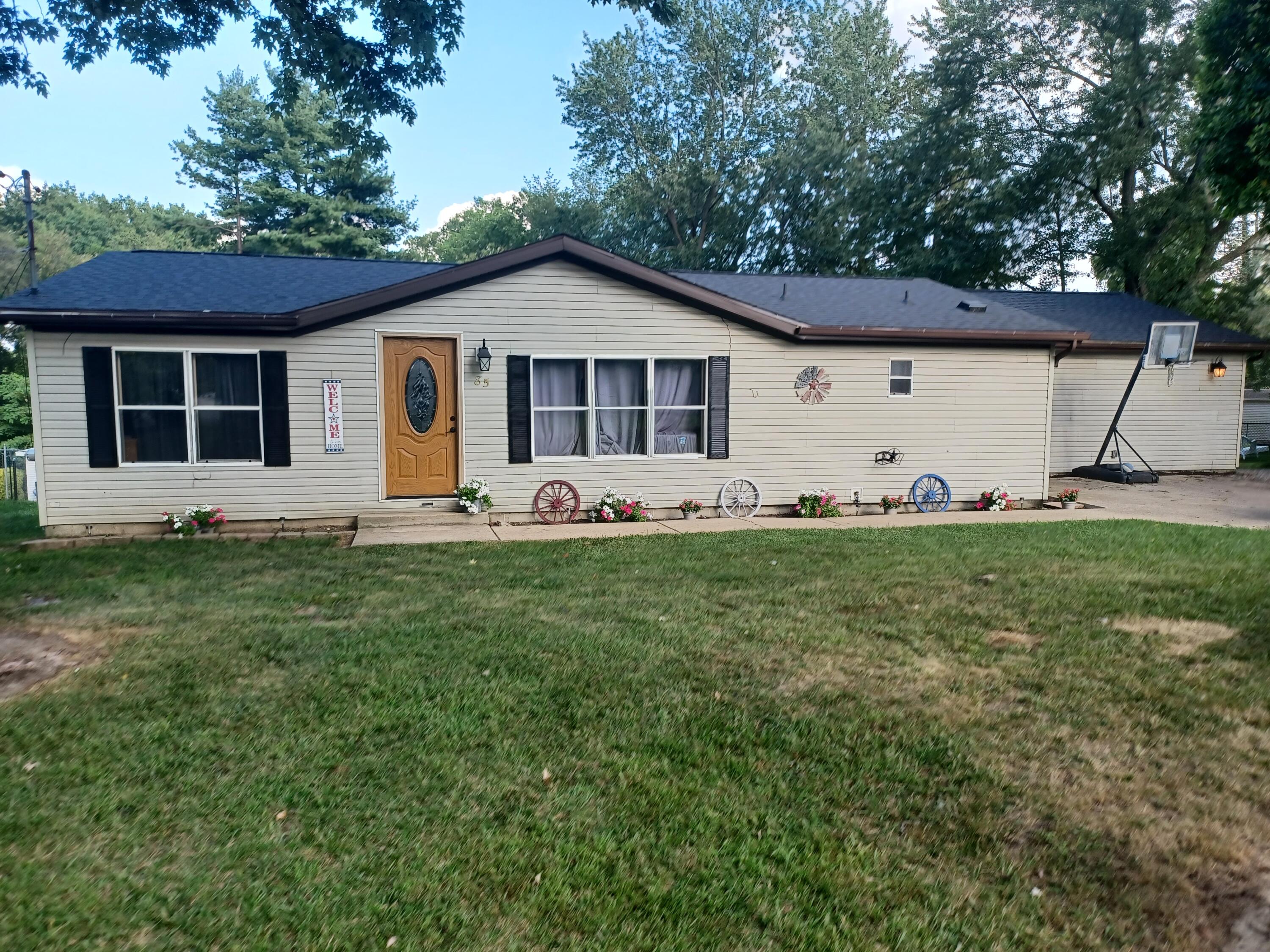 Barr St, Hillsdale, MI 49242