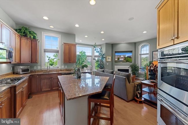 19070 Arroyo Ter, Townhouse with 4 bedrooms, 5 bathrooms and null parking in Lansdowne VA | Image 19