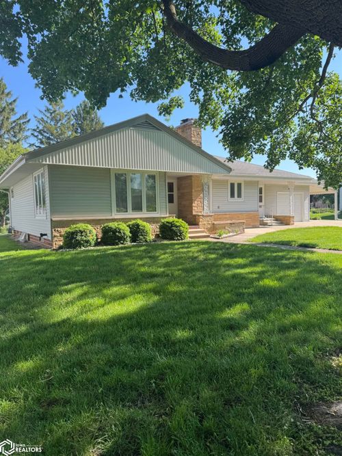609 E Maple Street, Hubbard, IA, 50122 | Card Image