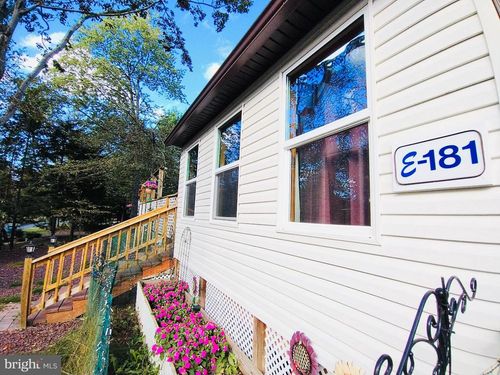 5280 Sunshine Ln, Tobyhanna, PA, 18466-8116 | Card Image