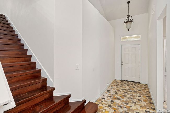 10406 Canyon Riv, House other with 4 bedrooms, 3 bathrooms and null parking in Helotes TX | Image 4