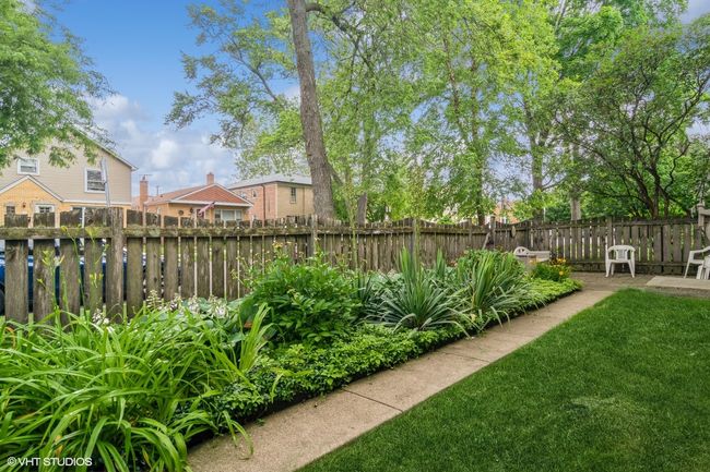 6445 N Oketo Ave, Home with 6 bedrooms, 3 bathrooms and 2 parking in CHICAGO IL | Image 20