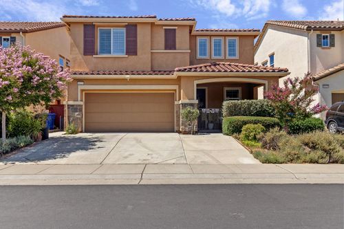 8125 Genex Way, Elk Grove, CA, 95757-6207 | Card Image