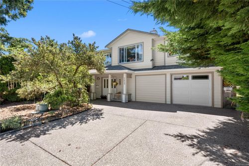 1615 Agnew Ave, Victoria, BC, V8N6K6 | Card Image