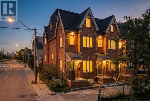2 Cam Fella Lane, Toronto (Greenwood-Coxwell), ON, M4L3Z5 | Card Image
