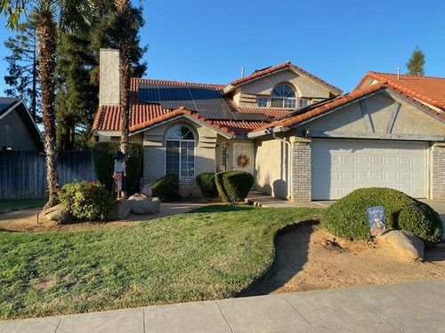 1930 E Niles Ave, Fresno, CA, 93720-2344 | Card Image