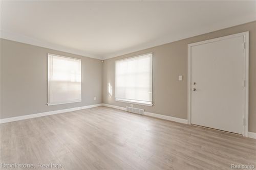 17006 Juliana Ave, Eastpointe, MI, 48021-3012 | Card Image