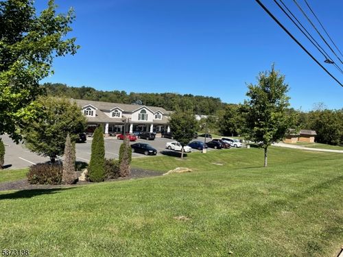 3333 State Rt 94, HAMBURG, NJ, 07419-2506 | Card Image
