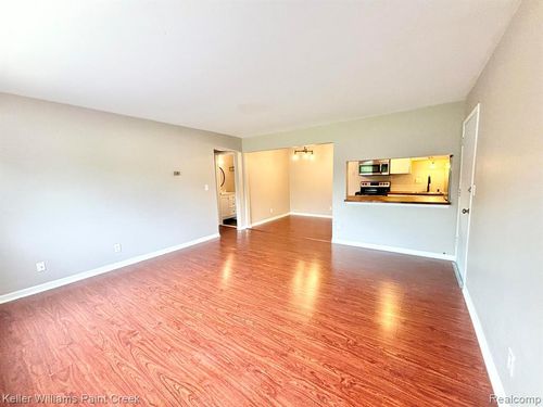unit-206-810 Plate St, Rochester, MI, 48307-1662 | Card Image
