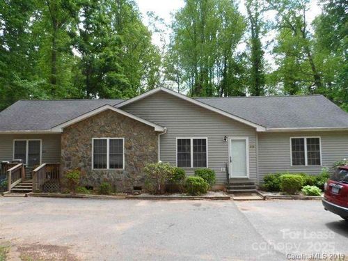 417 E I St, Newton, NC, 28658-3559 | Card Image