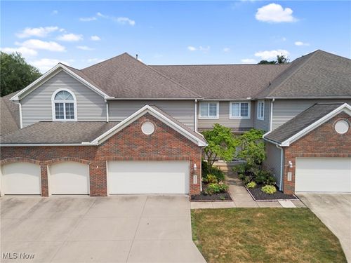 324 Buttermere Ln, Amherst, OH, 44001-3415 | Card Image