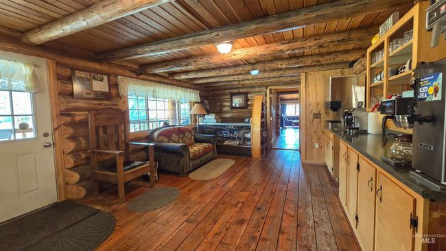 2742 Dixie Rd, Home with 9 bedrooms, 4 bathrooms and null parking in Dixie ID | Image 13