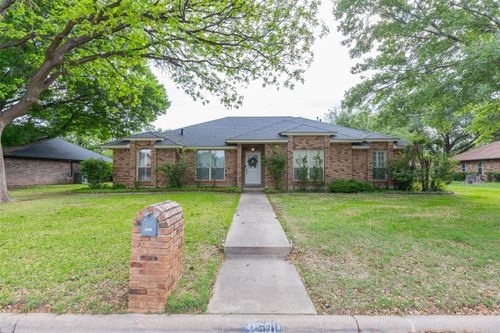 2501 Crestline Dr, Abilene, TX, 79602-6215 | Card Image