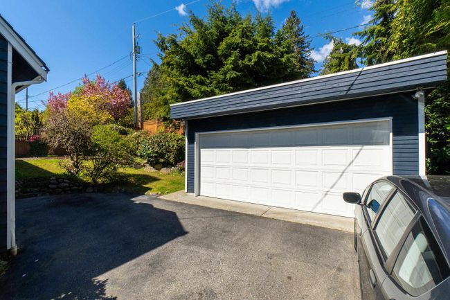 2115 Queens Avenue, House other with 5 bedrooms, 3 bathrooms and 4 parking in West Vancouver BC | Image 38
