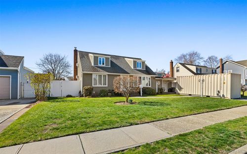 3976 Wicks Ave, Seaford, NY, 11783-1437 | Card Image
