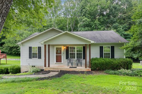 704 Willow Rd, Salisbury, NC, 28147-7752 | Card Image