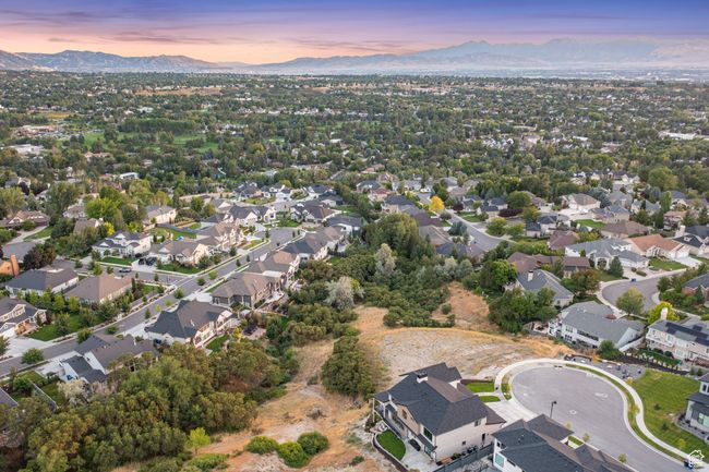 Aerial view at dusk of a mountain view | Image 8