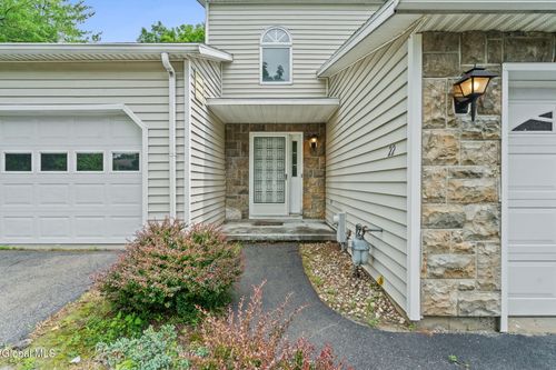 22 Woodside Dr, Albany, NY, 12208-1153 | Card Image