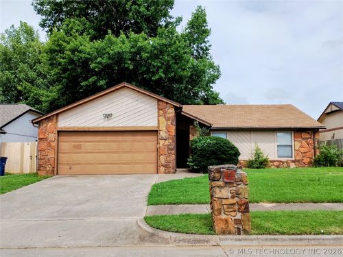 2909 S 122nd East Ave, Tulsa, OK, 74129-8409 | Card Image