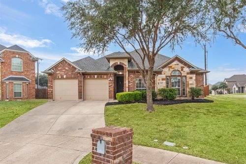 2907 Crystal Way, Grand Prairie, TX, 75052-8779 | Card Image