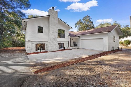 2828 Mandeville Ln, Pensacola, FL, 32526-9338 | Card Image