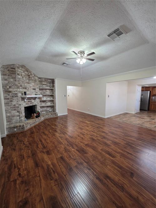 8523 Elmhaven Rd, La Porte, TX, 77571-3636 | Card Image