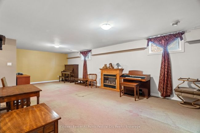 52 Napier St, House other with 3 bedrooms, 2 bathrooms and 2 parking in Goderich ON | Image 32