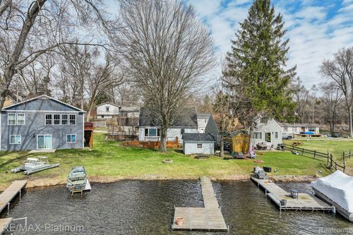 3822 Langley Dr, Pinckney, MI, 48169-9390 | Card Image