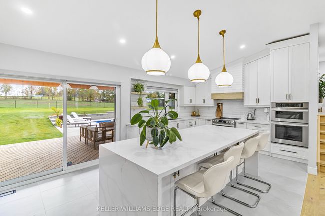 16 Mercury Rd, House other with 5 bedrooms, 4 bathrooms and 18 parking in Freelton ON | Image 9