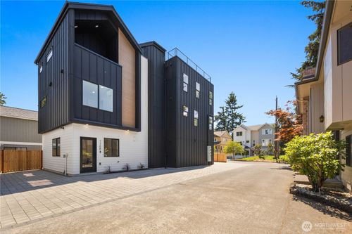 b-726 N 89th St, Seattle, WA, 98103-3806 | Card Image