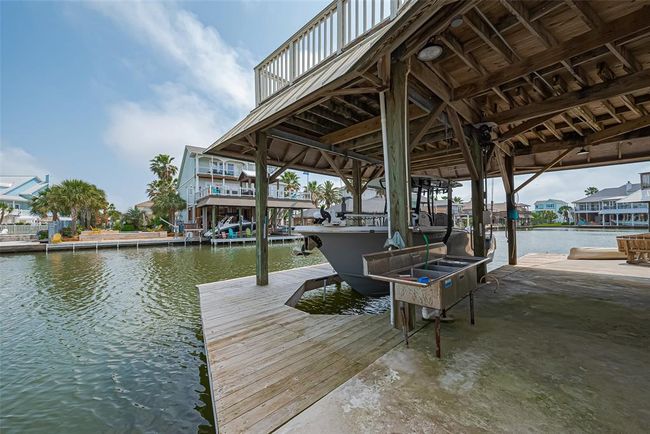 210 Sampan Dr, House other with 2 bedrooms, 2 bathrooms and 2 parking in Tiki Island TX | Image 34