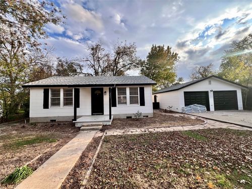 307 W Gibson, Thorndale, TX, 76577-8547 | Card Image