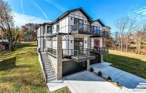 512 W 2nd St, Washington, MO, 63090-1802 | Card Image