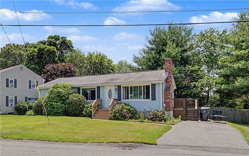 118 Duchess Rd, Cumberland, RI, 02864-2032 | Card Image