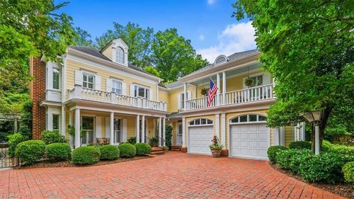 207 Country Club Dr, Greensboro, NC, 27408-5817 | Card Image