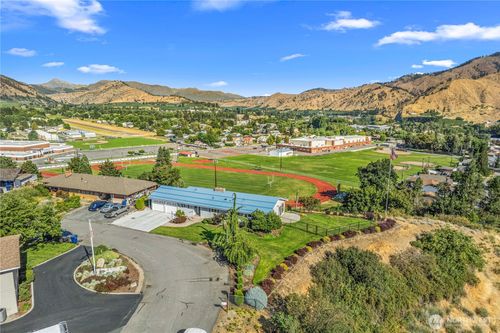 405 Valley View Dr, Cashmere, WA, 98815-1258 | Card Image