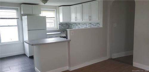 2-25 S End Rd, East Haven, CT, 06512-4541 | Card Image