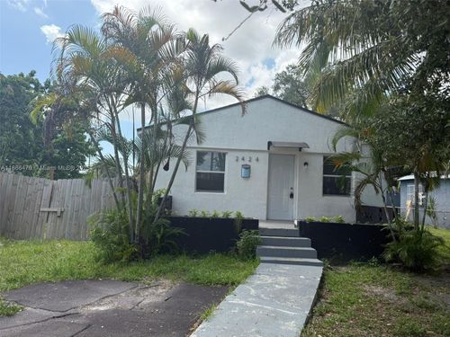 2424-2424 Nw 44th St, Miami, FL, 33142-4552 | Card Image