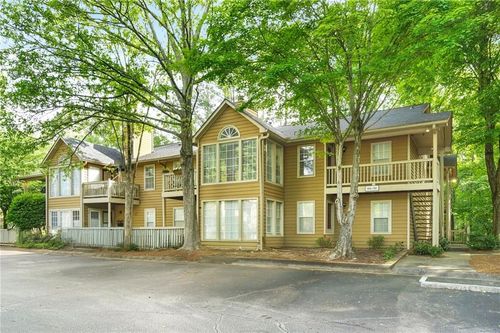 906 Country Park Dr Se, Smyrna, GA, 30080-8223 | Card Image