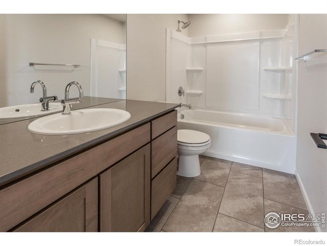 SECONDARY BATH | Image 29