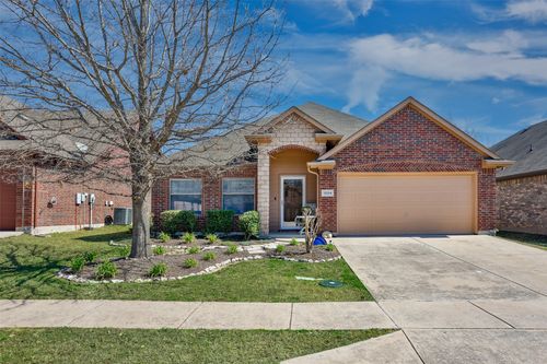 1004 Vintage Ave, Gainesville, TX, 76240-5929 | Card Image