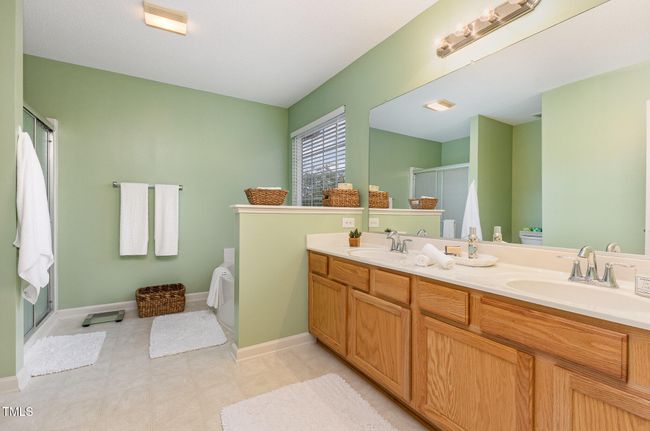 Primary Bathroom | Image 20