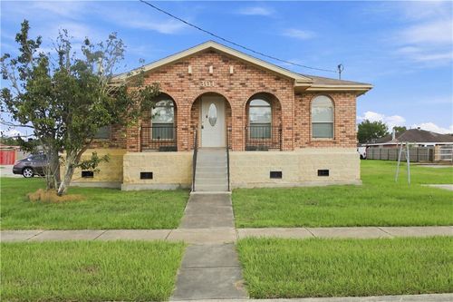 3017 Shannon Dr, Violet, LA, 70092-2868 | Card Image