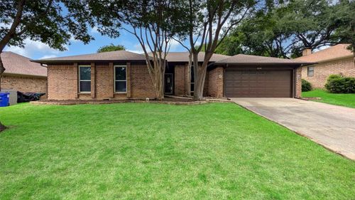 510 Evans Dr, Euless, TX, 76040-3925 | Card Image