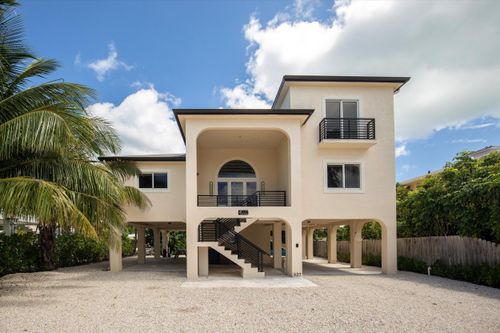 937 Gulf Dr, Summerland Key, FL, 33042-4840 | Card Image
