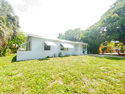 3530 Nw 1st Ct, Lauderhill, FL, 33311-8305 | Card Image