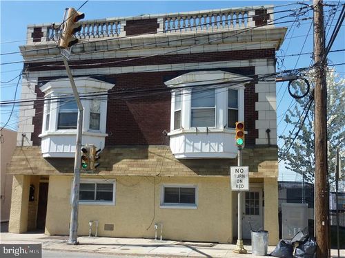 52 E 10th St, MARCUS HOOK, PA, 19061-4515 | Card Image