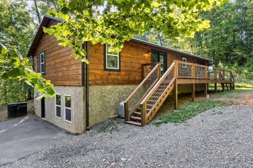 3613 Old Mountain Rd, Sevierville, TN, 37876-6114 | Card Image