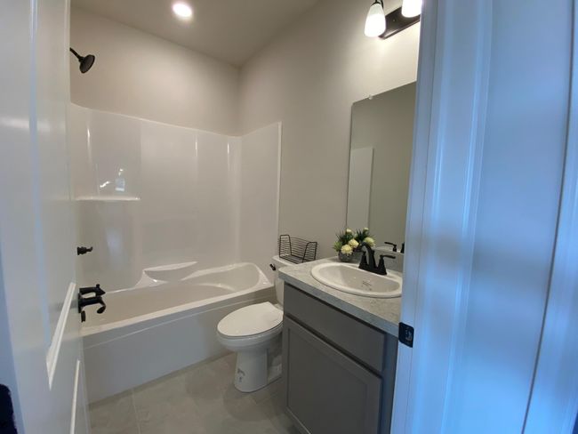 main bath | Image 16